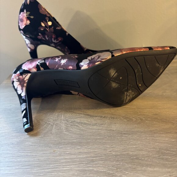 9.5W Christian Siriano Floral Print Heels - Picture 3 of 3